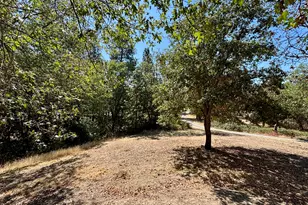 581 Azalea Dr, Grants Pass, OR 97526 - Photo 19