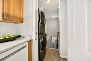 380 Hemlock Ln, Ashland, OR 97520 - Photo 17