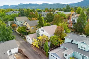380 Hemlock Ln, Ashland, OR 97520 - Photo 49
