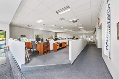 2090 Commerce Drive, Medford, OR 97504 - Photo 9