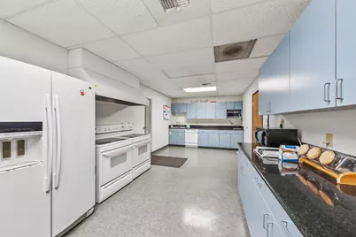 2090 Commerce Drive, Medford, OR 97504 - Photo 31