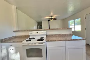 1827 Summers Ln, Klamath Falls, OR 97603 - Photo 13