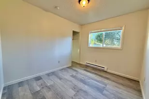 1827 Summers Ln, Klamath Falls, OR 97603 - Photo 17