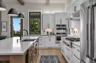 3082 NW Hidden Rdg Dr, Bend, OR 97703 - Photo 7