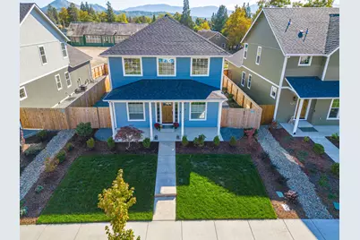 1019 SW J Street SW, Grants Pass, OR 97526 - Photo 1