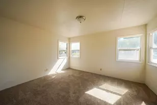 854 W Stewart Ave, Medford, OR 97501 - Photo 5