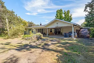 3506 New Ray Rd, Central Point, OR 97502 - Photo 3