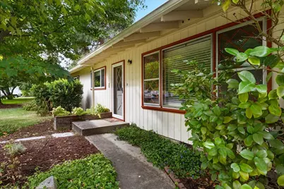 3307 Freeland Road, Central Point, OR 97502 - Photo 5