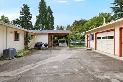 3307 Freeland Road, Central Point, OR 97502 - Photo 33