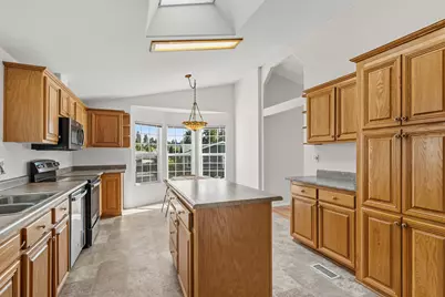 208 NW Creekside Drive, Grants Pass, OR 97526 - Photo 9