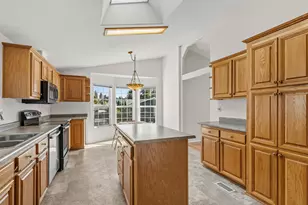 208 NW Creekside Dr, Grants Pass, OR 97526 - Photo 9