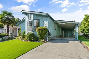 208 NW Creekside Dr, Grants Pass, OR 97526 - Photo 3