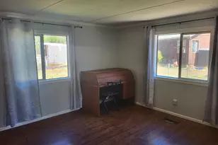 11427 Blackwell Rd, Central Point, OR 97502 - Photo 9