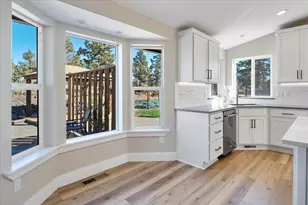 5391 NW Frank Wy, Redmond, OR 97756 - Photo 9
