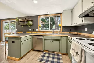 2055 Terrel Dr, Medford, OR 97501 - Photo 13