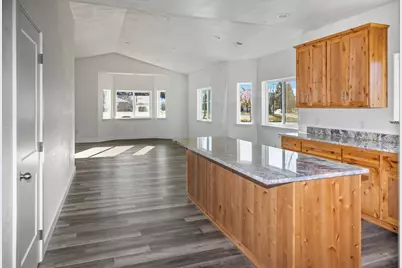 811 Quail Point Drive, Klamath Falls, OR 97601 - Photo 9