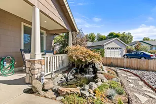 335 Applewood Dr, Central Point, OR 97502 - Photo 5