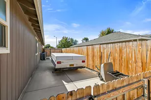 335 Applewood Dr, Central Point, OR 97502 - Photo 25