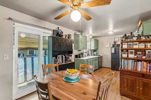 710 SE 12th St, Grants Pass, OR 97526 - Photo 9