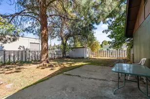 710 SE 12th St, Grants Pass, OR 97526 - Photo 21