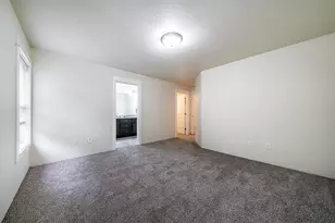 3860 Creek View Dr, Medford, OR 97504 - Photo 29