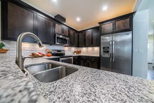 3860 Creek View Dr, Medford, OR 97504 - Photo 25