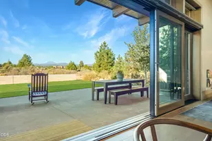 61785 Hosmer Lake Dr, Bend, OR 97702 - Photo 9