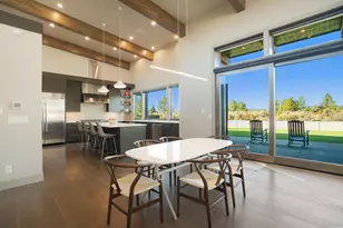 61785 Hosmer Lake Dr, Bend, OR 97702 - Photo 13