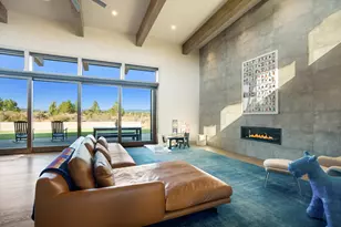 61785 Hosmer Lake Dr, Bend, OR 97702 - Photo 9