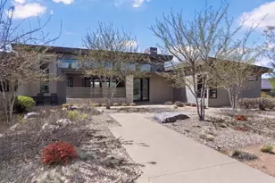 61785 Hosmer Lake Dr, Bend, OR 97702 - Photo 3