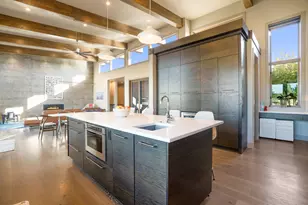 61785 Hosmer Lake Dr, Bend, OR 97702 - Photo 17