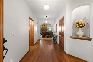 3757 Sherwood Park Dr, Medford, OR 97504 - Photo 5