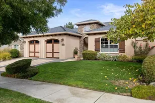 3757 Sherwood Park Dr, Medford, OR 97504 - Photo 3