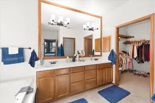 3757 Sherwood Park Dr, Medford, OR 97504 - Photo 17