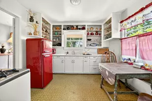 219 NE Outlook Ave, Grants Pass, OR 97526 - Photo 5