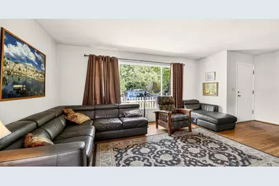 219 NE Outlook Avenue, Grants Pass, OR 97526 - Photo 3