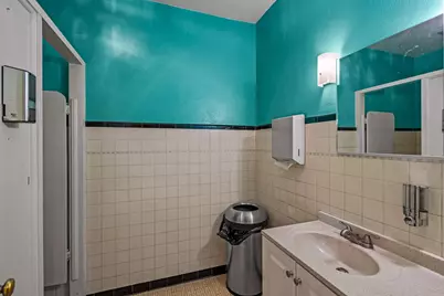 143 SE H Street, Grants Pass, OR 97526 - Photo 33