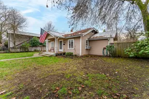 409 SE J St, Grants Pass, OR 97526 - Photo 23
