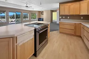 6833 S E Raven Hill Ct, Prineville, OR 97754 - Photo 9