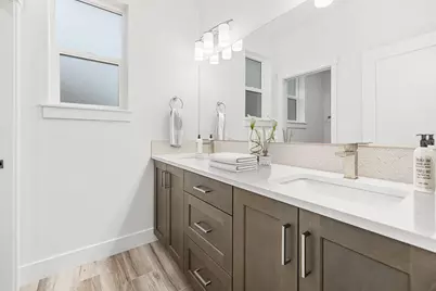 21443 NE Hayloft Place, Bend, OR 97701 - Photo 5