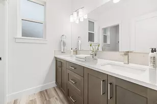 21443 NE Hayloft Pl, Bend, OR 97701 - Photo 5