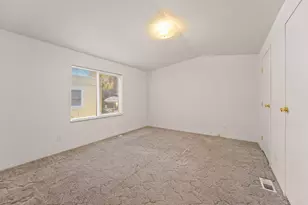 3700 Bellinger Ln, Medford, OR 97501 - Photo 9