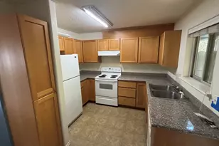 450 Midway Rd, Medford, OR 97501 - Photo 7