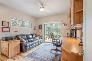 16923 Royal Coachman Dr, Sisters, OR 97759 - Photo 23