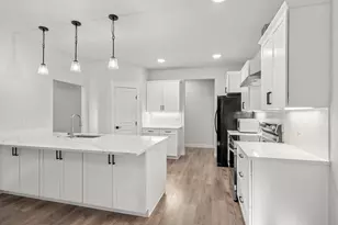 1831 Dulcimer Ln, Medford, OR 97501 - Photo 9