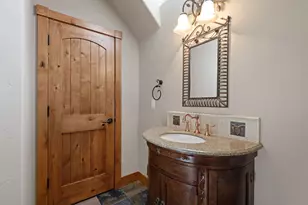 60287 Evening Star Ln, Bend, OR 97702 - Photo 33