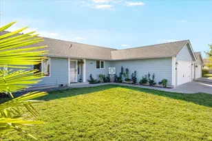 1409 Twin Rocks Dr, Central Point, OR 97502 - Photo 3