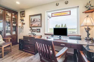 61140 Obernolte Rd, Bend, OR 97701 - Photo 15