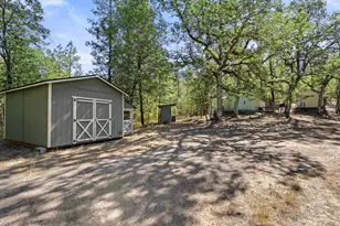 798 Covered Bridge Rd, Rogue River, OR 97537 - Photo 17
