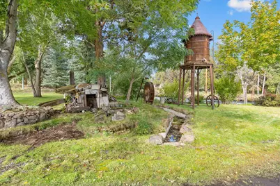 21925 Bear Creek Road, Bend, OR 97701 - Photo 63